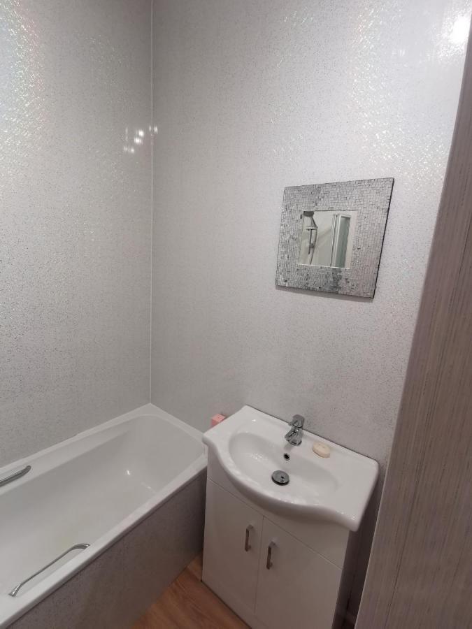 Parkside House 3 Bedroom 2 Bathroom. Parking. 巴罗弗内斯 外观 照片